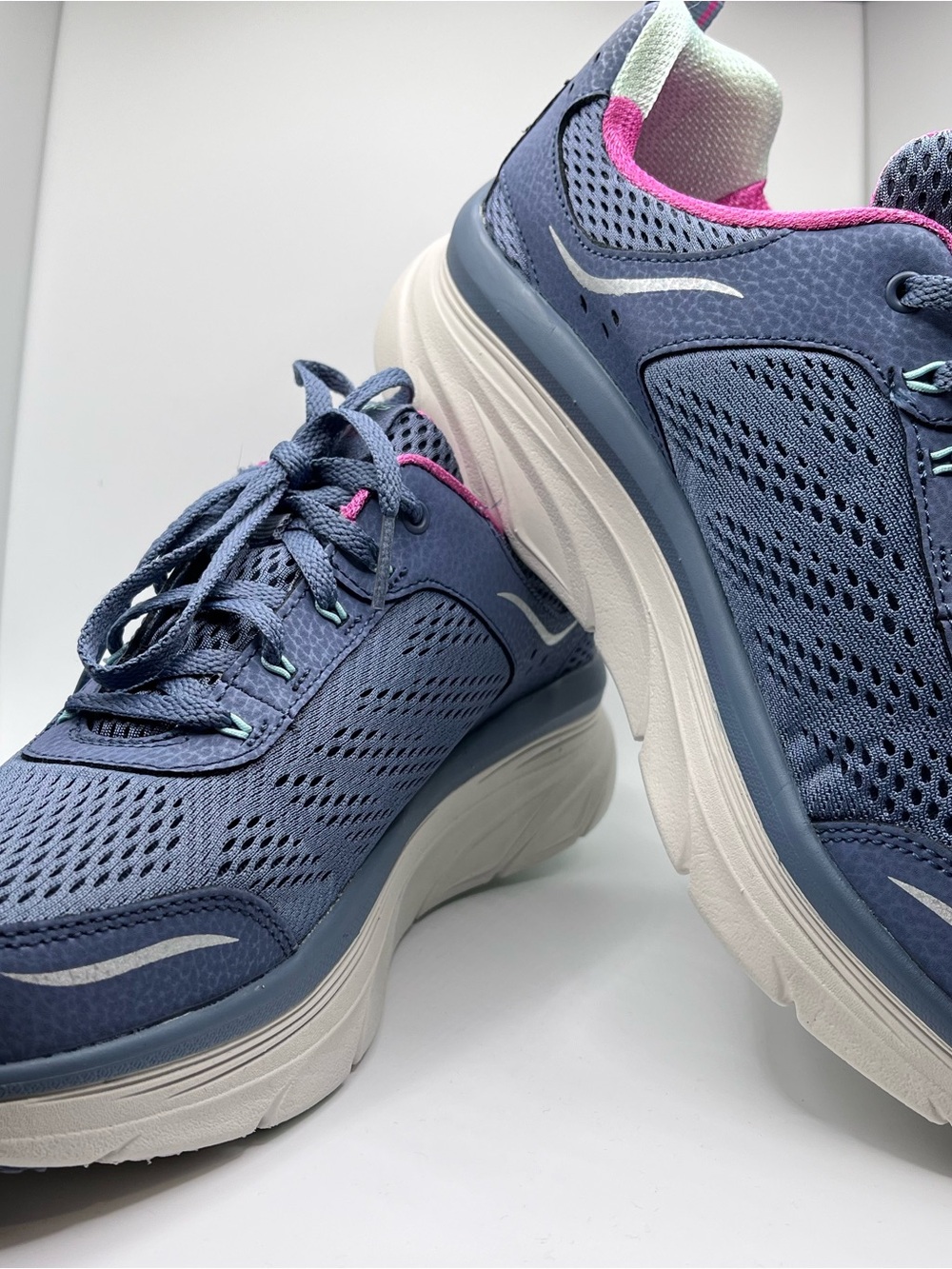 Skechers Relaxed Fit D'Lux Walker- Infinite Motion Size 10